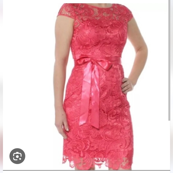 Hot pink lace dress - Picture 2 of 7